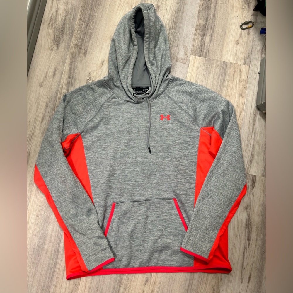 Women’s under Armour hoodie size large